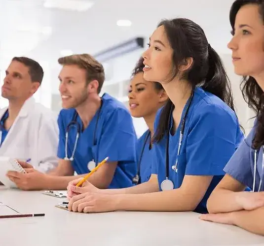 Alunos de medicina em uma aula